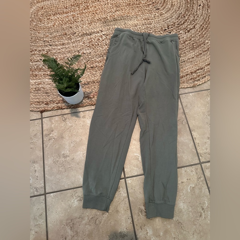 OLIVE GREEN SWEATPANTS